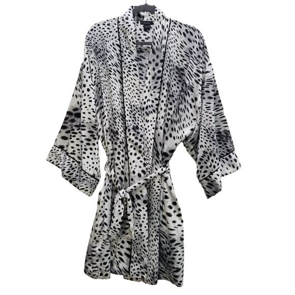 Natori Other - NATORI Satin Robe Womens XL Black Gray White Cheetah Animal Print Kimono Sleeve